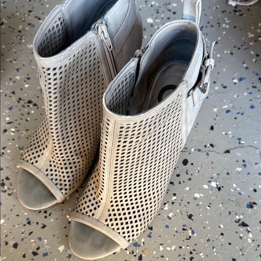 Guess Open toe boots